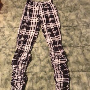 The size is small an the colors it consists of is black, white, and gray.